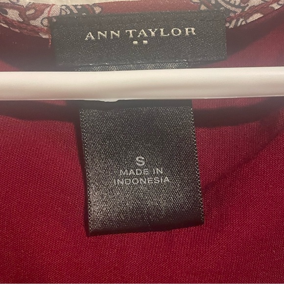 Ann Taylor Sleeveless Top - Picture 3 of 3